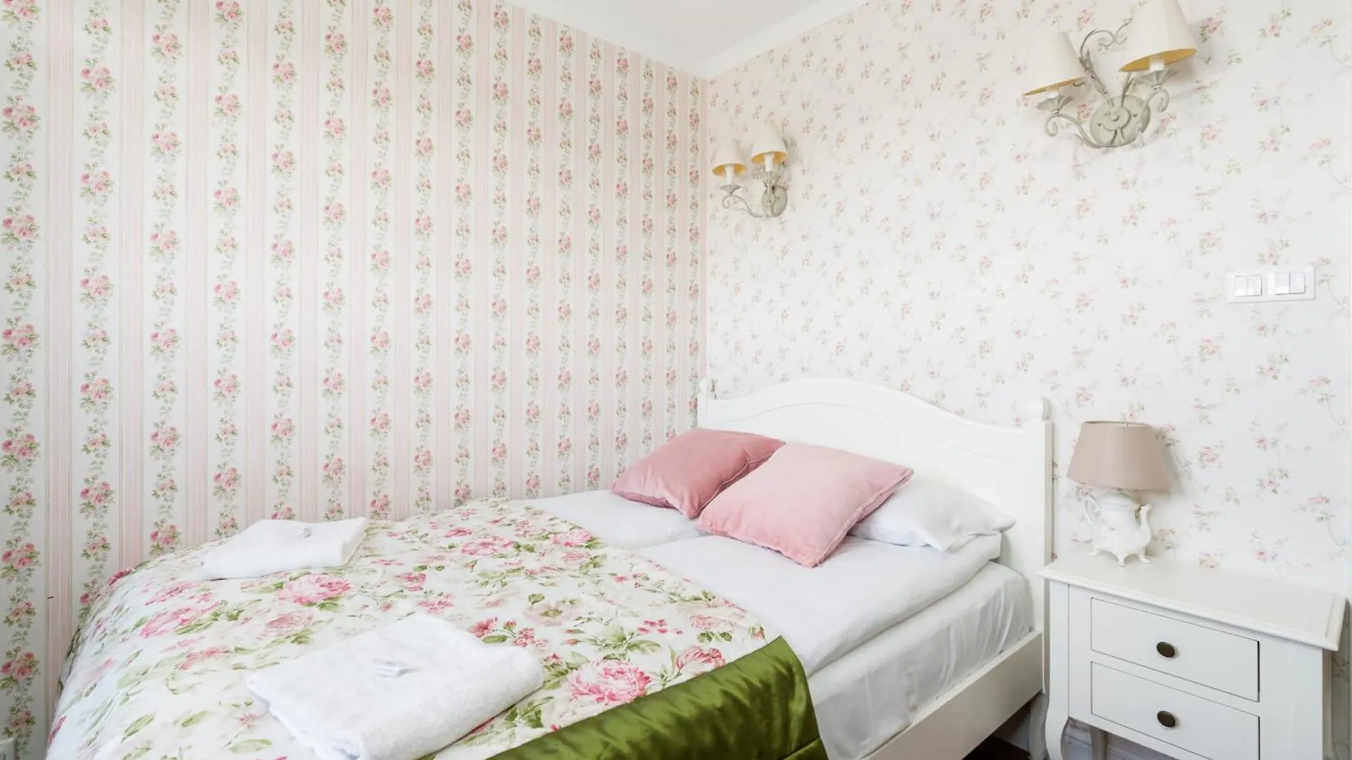 Malta Lake Apartment Balcony And Parking By Renters Prestige Poznań
