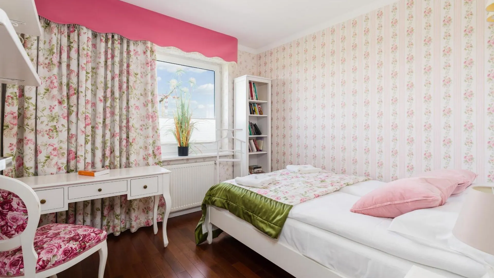 Malta Lake Apartment Balcony And Parking By Renters Prestige Poznań